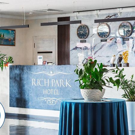 Rich Park Hotel Tashkent Bagian luar foto
