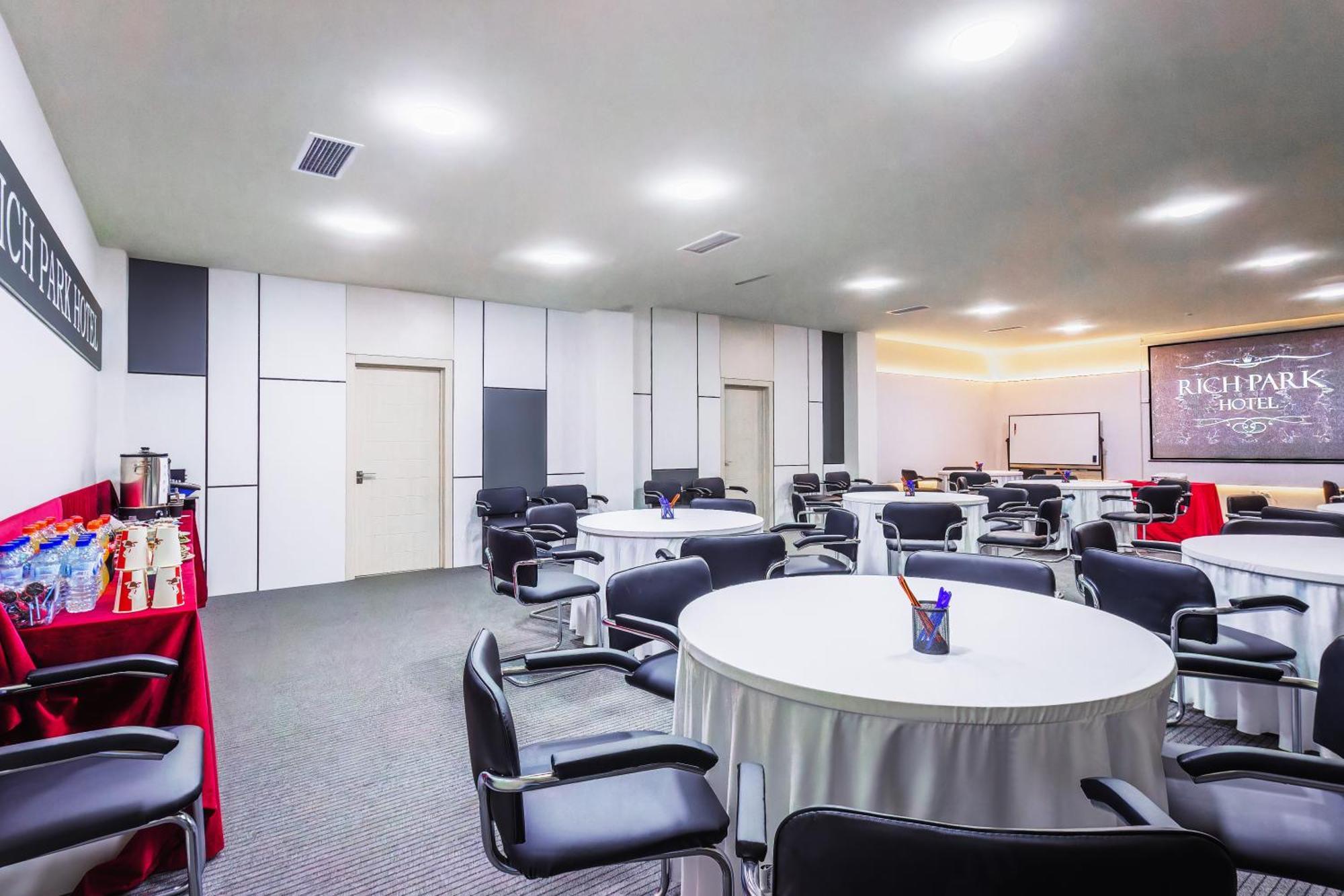 Rich Park Hotel Tashkent Bagian luar foto