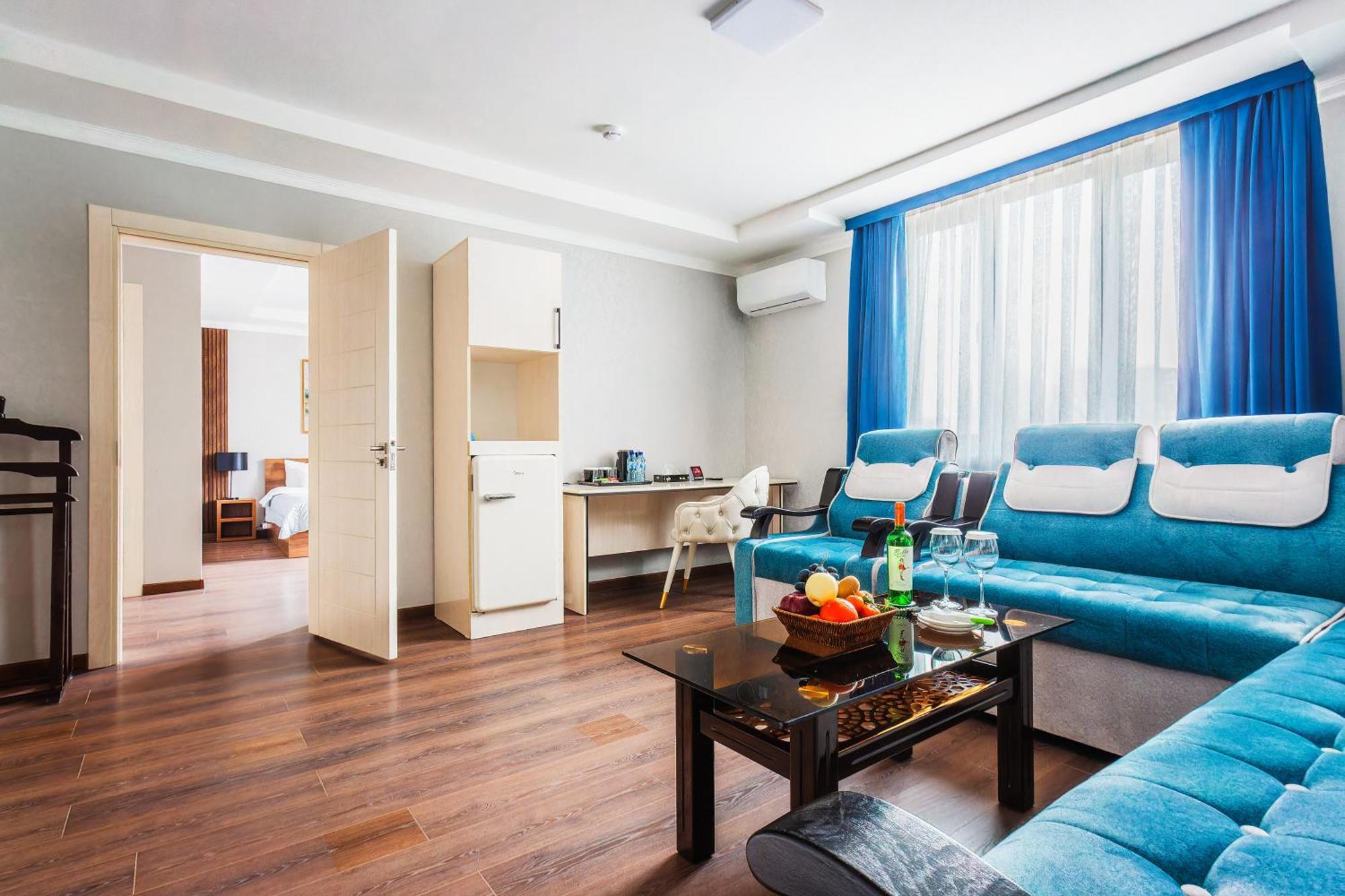 Rich Park Hotel Tashkent Bagian luar foto