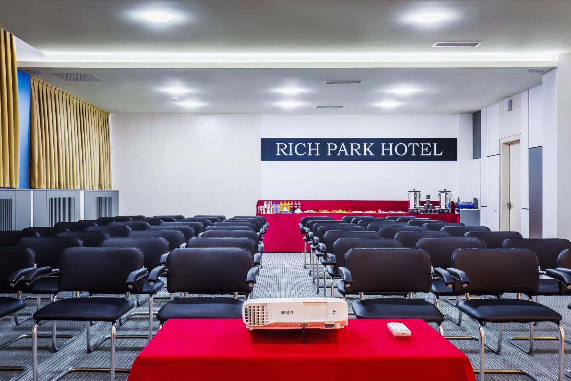 Rich Park Hotel Tashkent Bagian luar foto