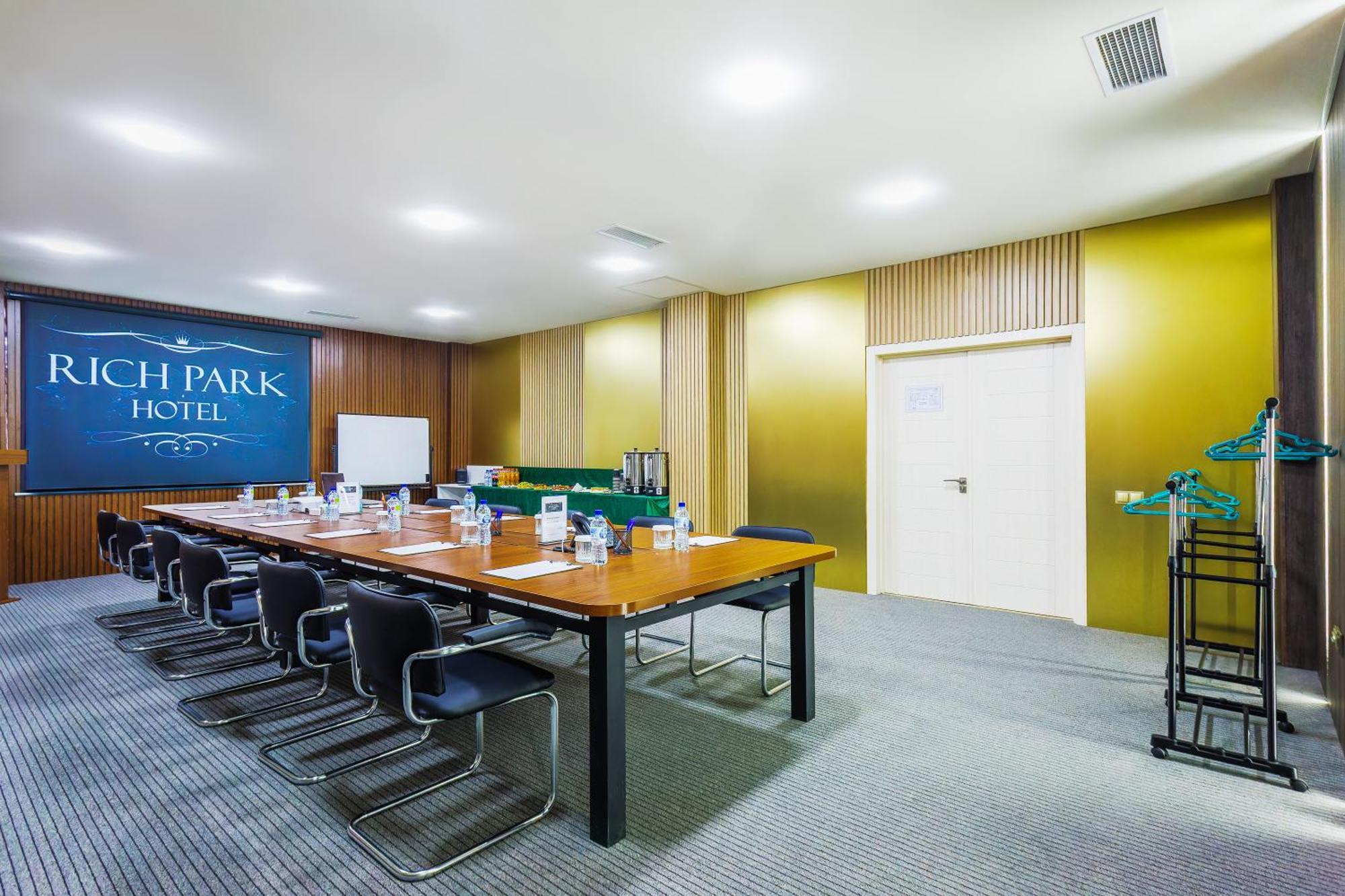 Rich Park Hotel Tashkent Bagian luar foto